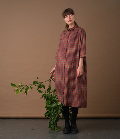 Liebling Svala Rostfarbenes Fensterkaro-Hemdkleid