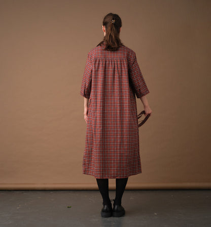 Liebling Svala Rostfarbenes Fensterkaro-Hemdkleid