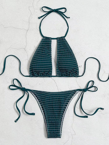 Gesmokter Bikini für Damen - Badebekleidung mit hohlem Ausschnitt und Krawatte